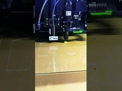 Trofeo irregolare con taglio laser in vetro verde da 3 mm
