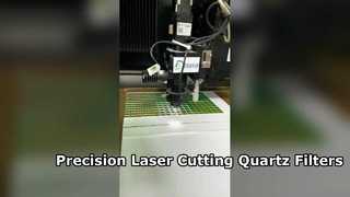 Taglio laser del vetroTaglio laser in batch di filtri ottici al quarzo di spessore 1 mm